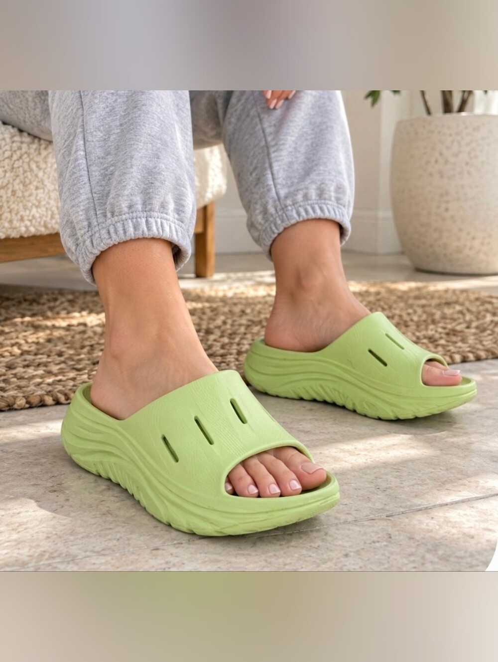 HOKA Ora Recovery Slide 3 Green Comfort Sandals Slip-On Men’s size 8/ Women’s 10